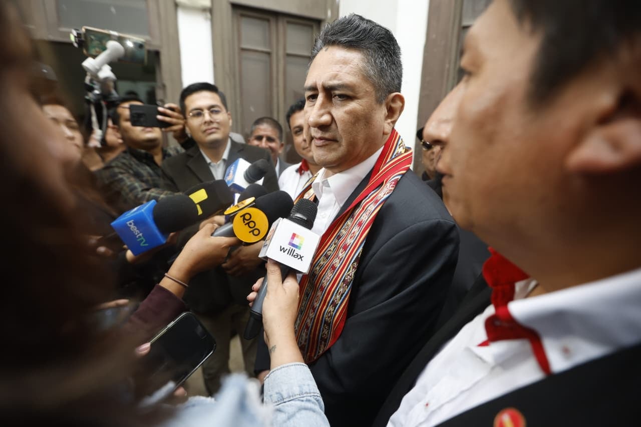 Vladimir Cerrón revela que mantenía comunicación con Balcázar mientras permanecía en la clandestinidad