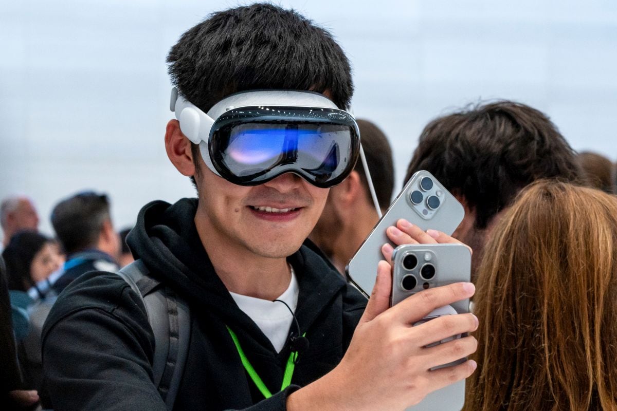 Apple recorta empleos y reorganiza prioridades, ¿le ‘baja el dedo’ al Vision Pro?