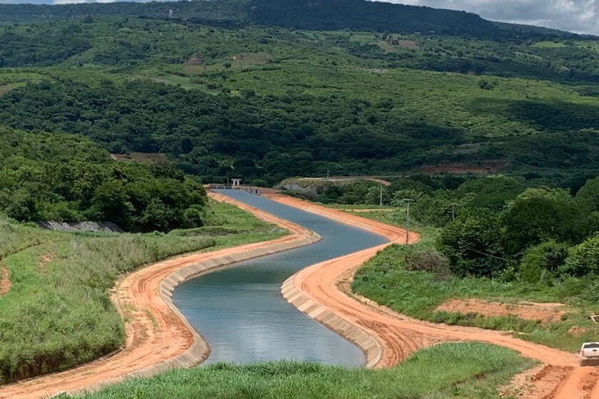 Brasil lleva dos siglos buscando una solución para la sequía: su respuesta es un inmenso canal de hormigón kilométrico