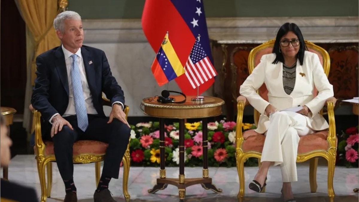 Venezuela aclara que mantiene "control y propiedad" de su petróleo tras acuerdo con EE.UU.