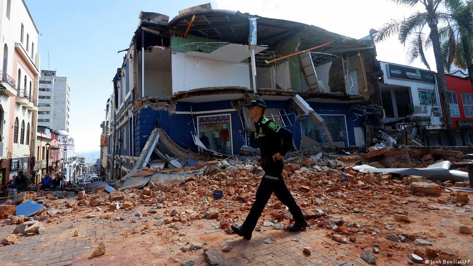 Al menos 132 muertos y 570 heridos por terremoto en Colombia