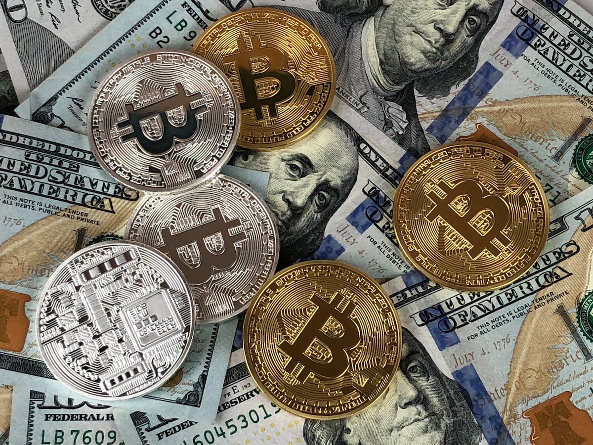 Bancos lanzarán cambio de divisas con criptomonedas: ¿quién lleva la delantera?