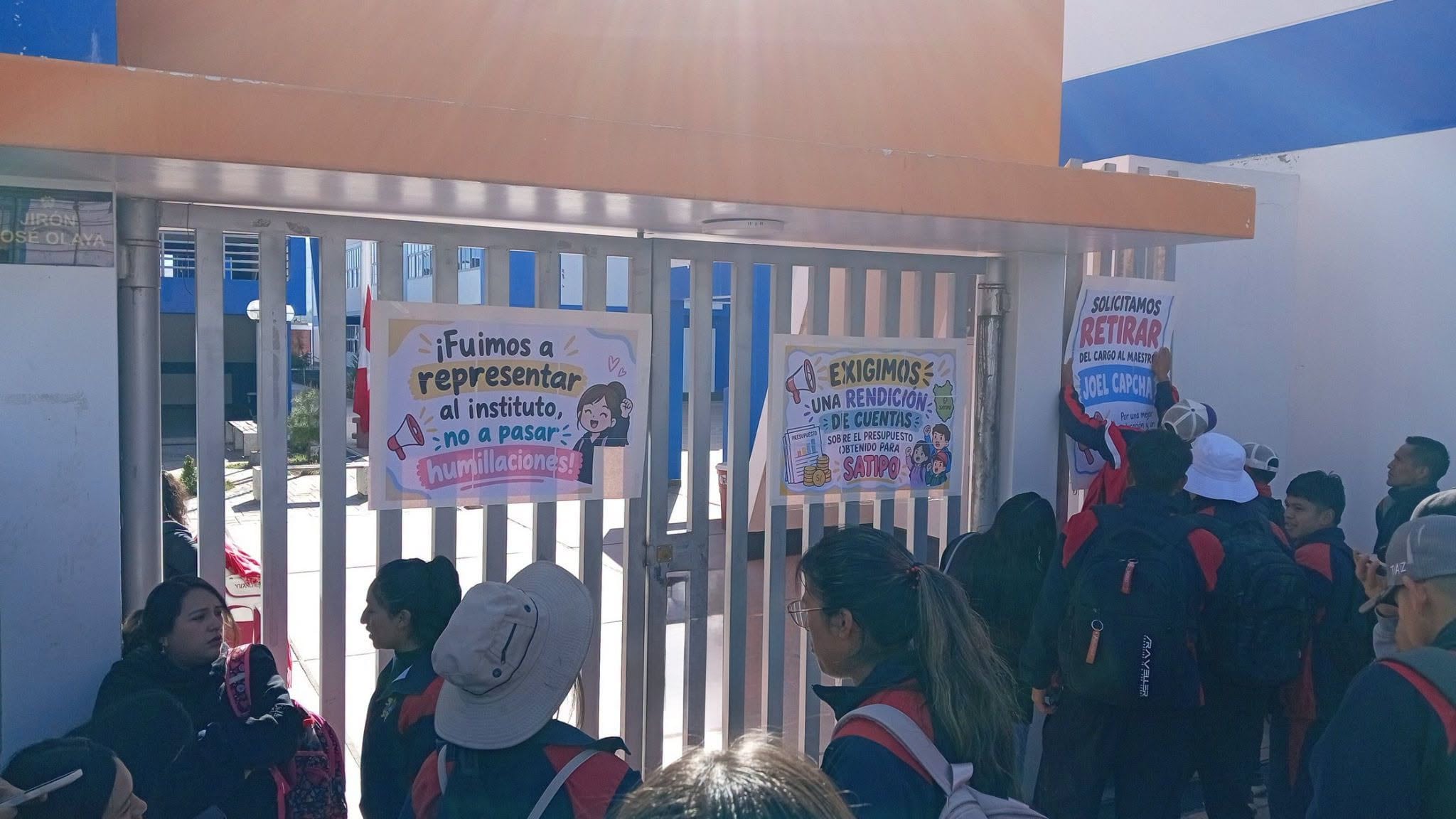 Jauja: estudiantes del pedagógico Pedro Monge exigen destitución del director