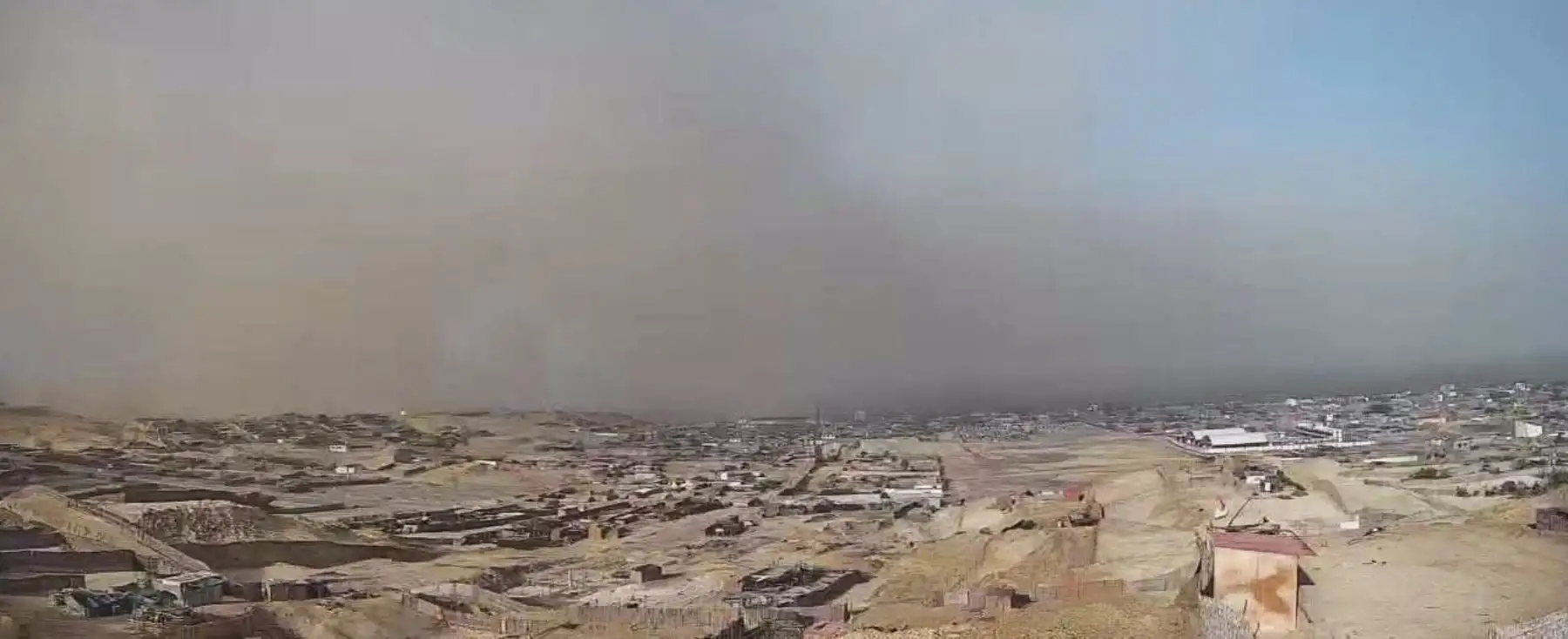 Vientos moderados a fuertes previstos en la sierra sur y costa alertan a 36 provincias