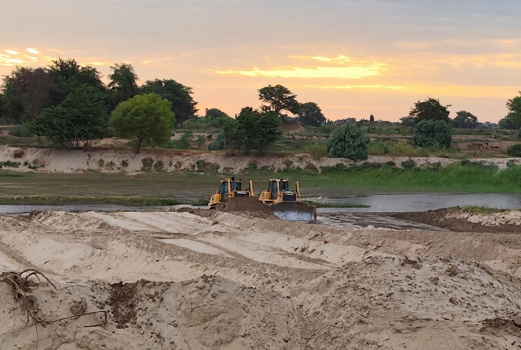 Piura: ANA inicia trabajos de descolmatación en río Piura en Curamori ante El Niño