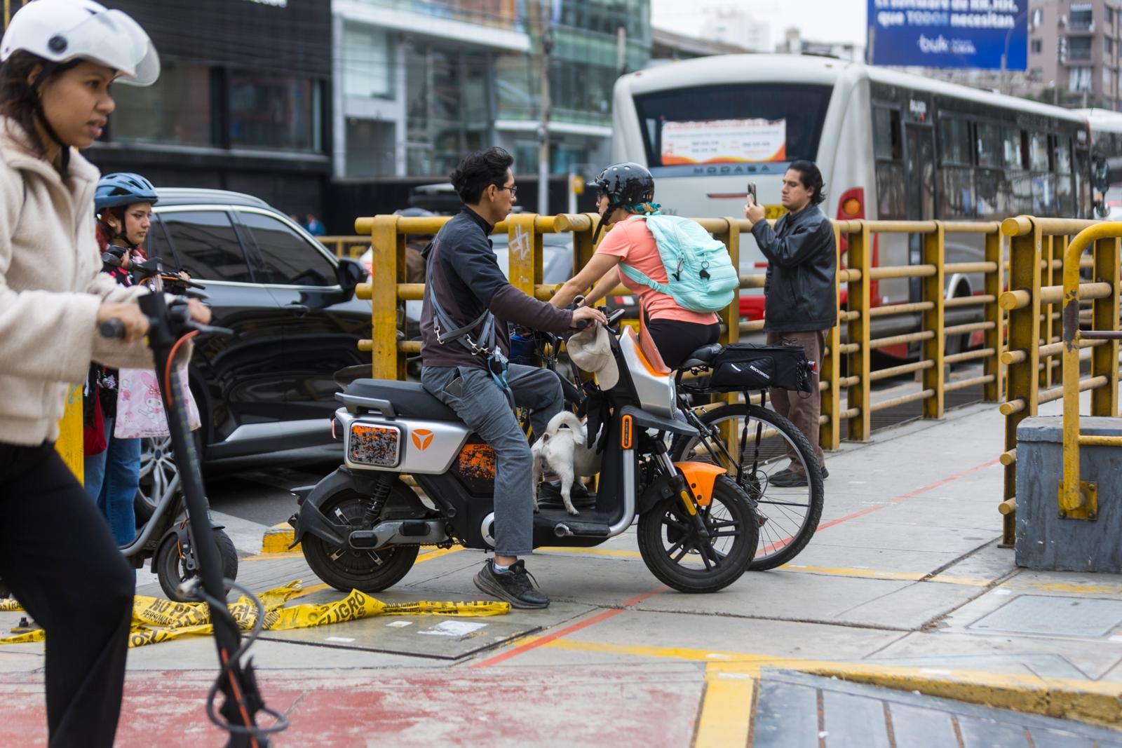 Lima: Motos eléctricas circulan por ciclovías pese a prohibición