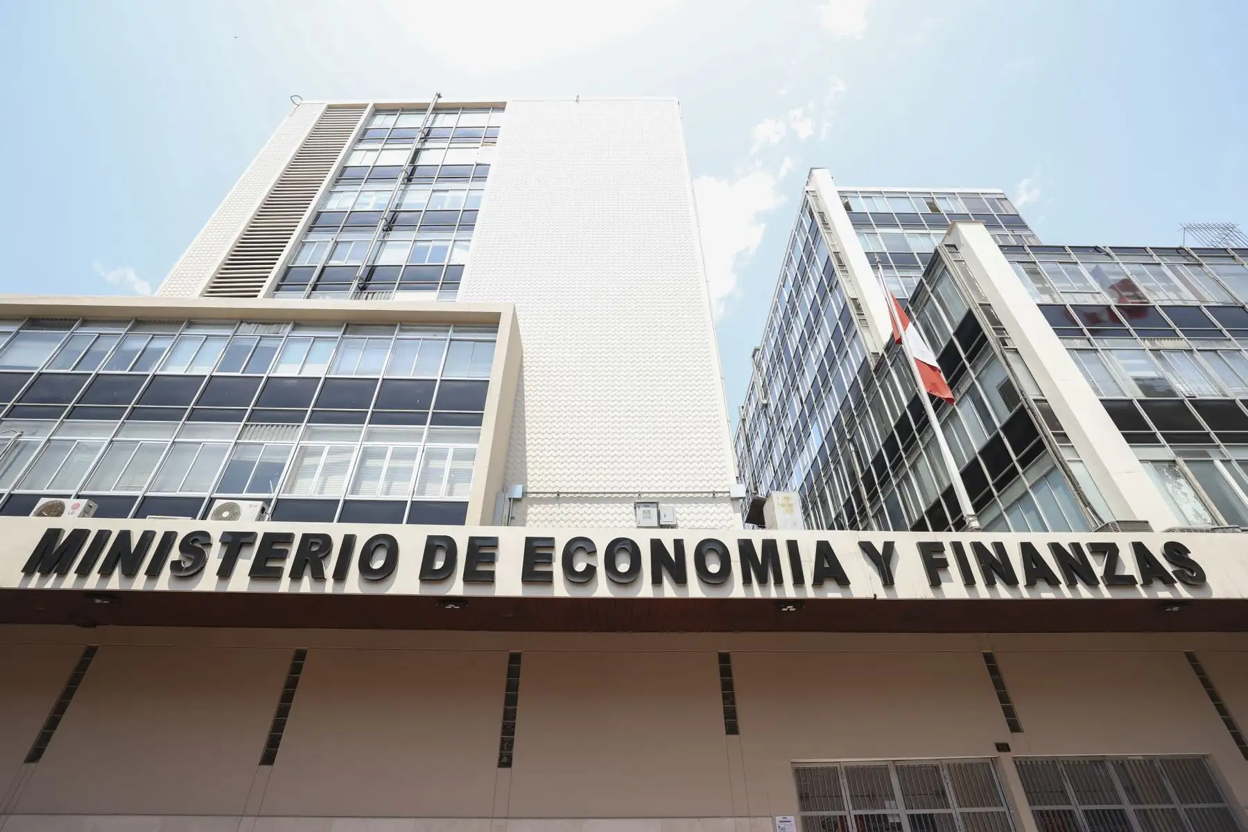 Gobierno autoriza transferencia de S/ 433.9 millones a diversos pliegos