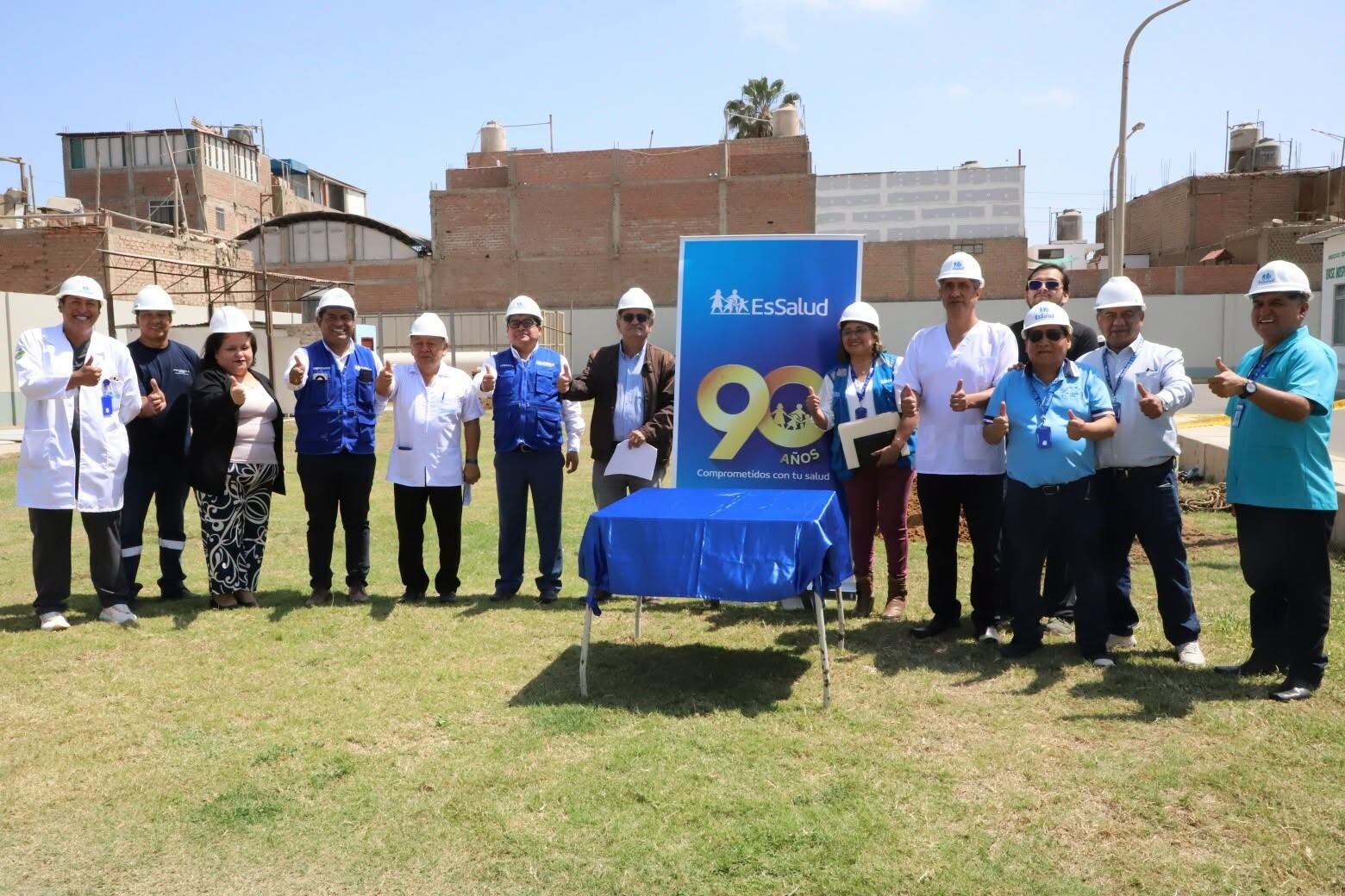 Firman acta de entrega de terreno para la construcción del nuevo centro de hemodiálisis en Chincha