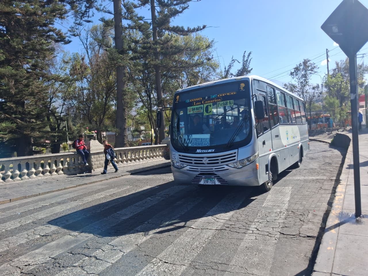 Arequipa: tres hombres armados asaltan a conductor y se llevan bus en Yura