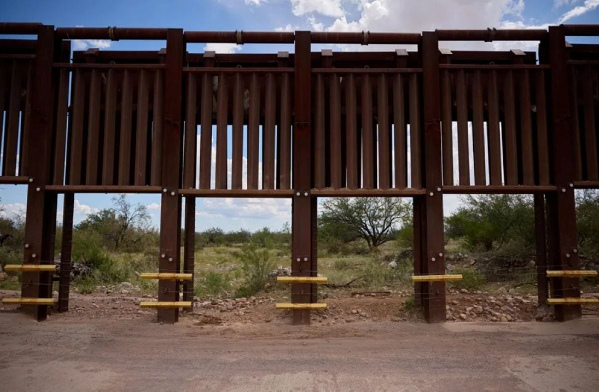 EE.UU. retoma construcción de muro de 100 kilómetros en la frontera de Arizona y México