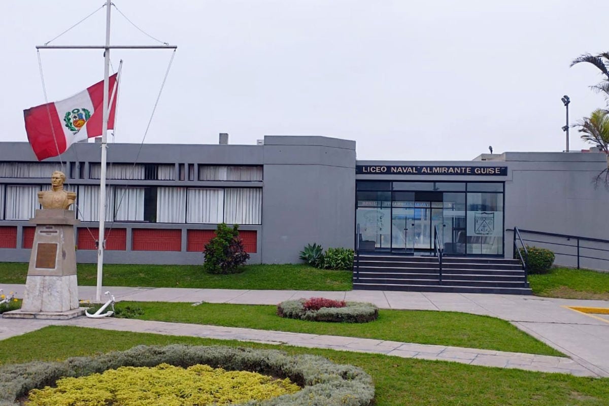 Madre de víctima del Liceo Naval se pronuncia: Eso no fue una agresión física ni una broma