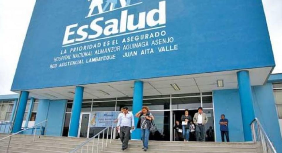 Piden que Gerente de EsSalud explique licencia a 13  días de asumir el cargo