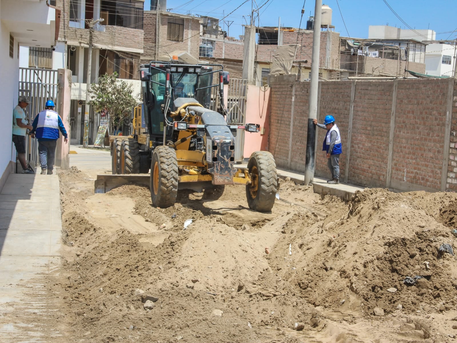Trujillo: Intervienen calles para mejorar transitabilidad en La Esperanza