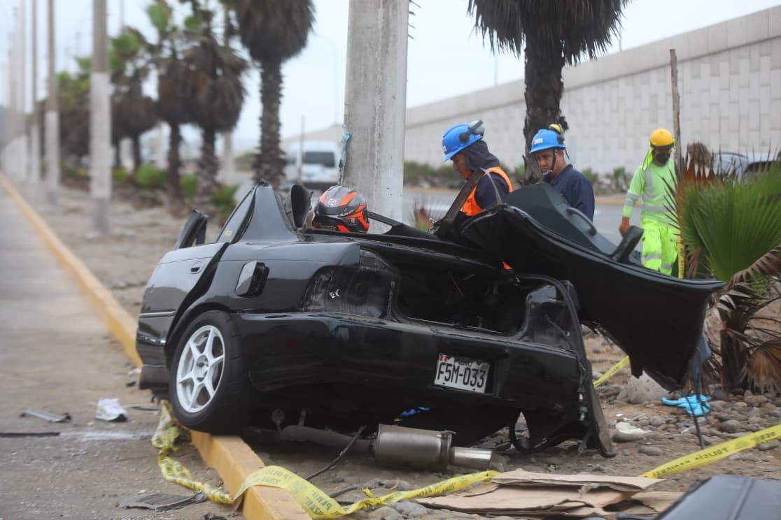 Accidente en la Costa Verde deja una mujer fallecida y un hombre gravemente herido