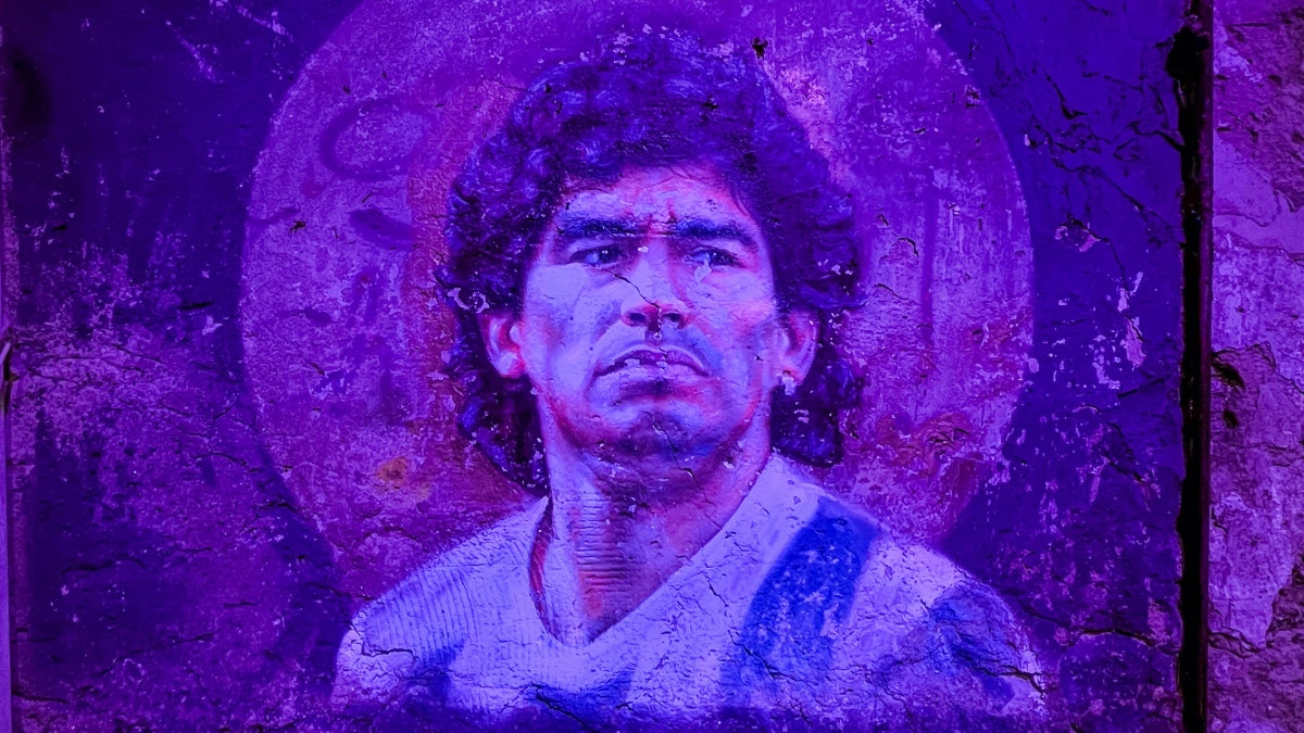 Diego Maradona tuvo responsabilidad en su propia muerte por negarse a ser atendido, según perito