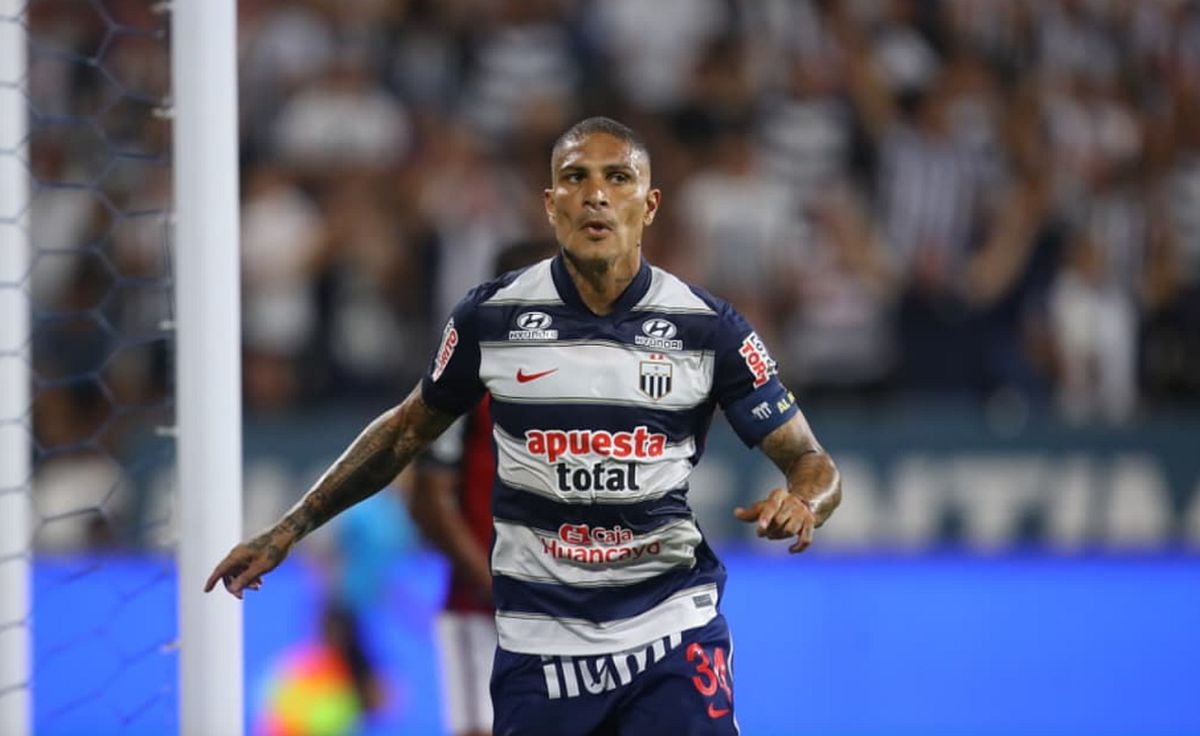 Escándalo con “PG9” incluido: Paolo Guerrero es vinculado en mafia de licencias para DT