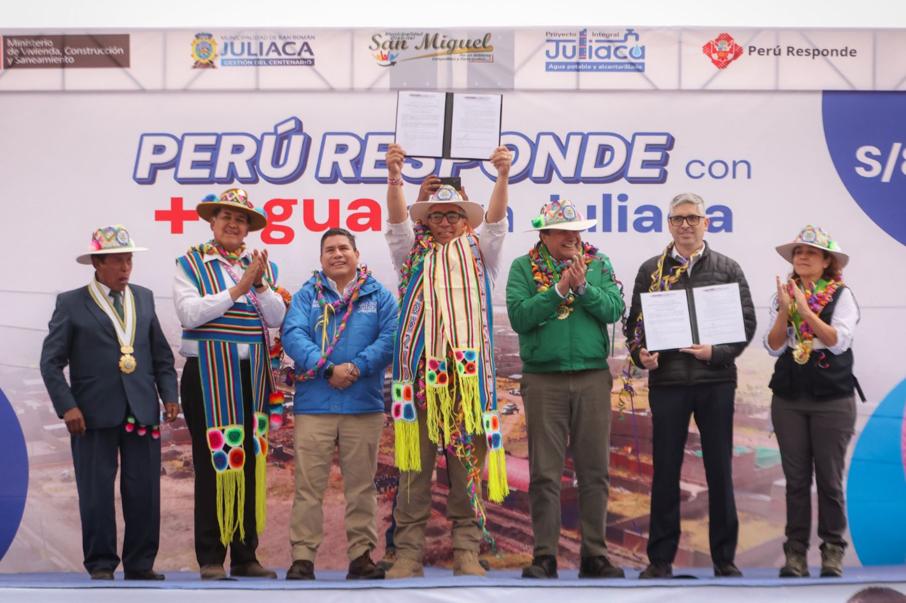 Firman contrato para etapa IV del proyecto de agua y alcantarillado de Juliaca