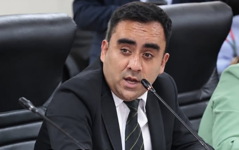 Diputado Marlon Aguirre, de JP, retira su firma de moción de interpelación contra el ministro César Astudillo