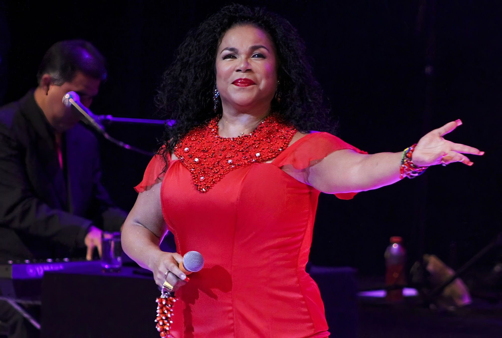Eva Ayllón: "Llevar la música peruana a escenarios internacionales ha sido siempre una responsabilidad y un privilegio"