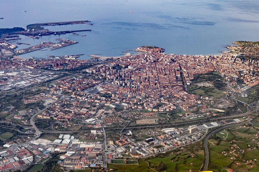 Asturias no destaca ni por ganar población ni por turismo extranjero. La pregunta es por qué es donde más se encarece la vivienda