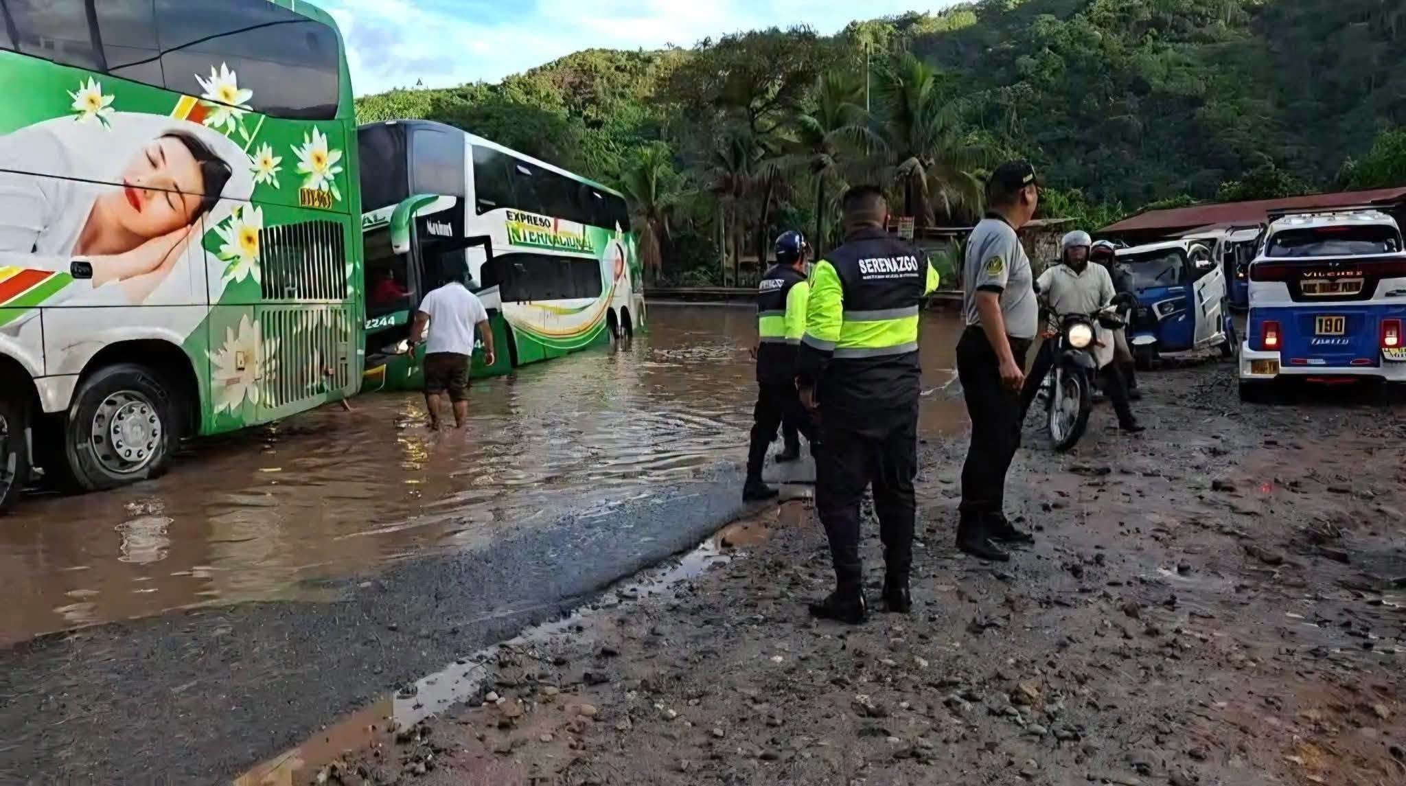 Lluvias vuelven a afectar el tránsito en la curva de Marankiari