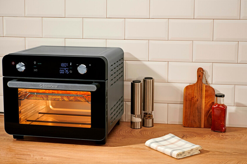 Lidl tiene un mini horno con funciones de freidora de aire que cabe en cocinas pequeñas y su precio no llega a los 90 euros