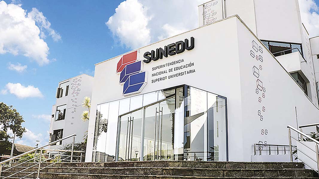 SUNEDU en la mira: exigen la salida de su jefe