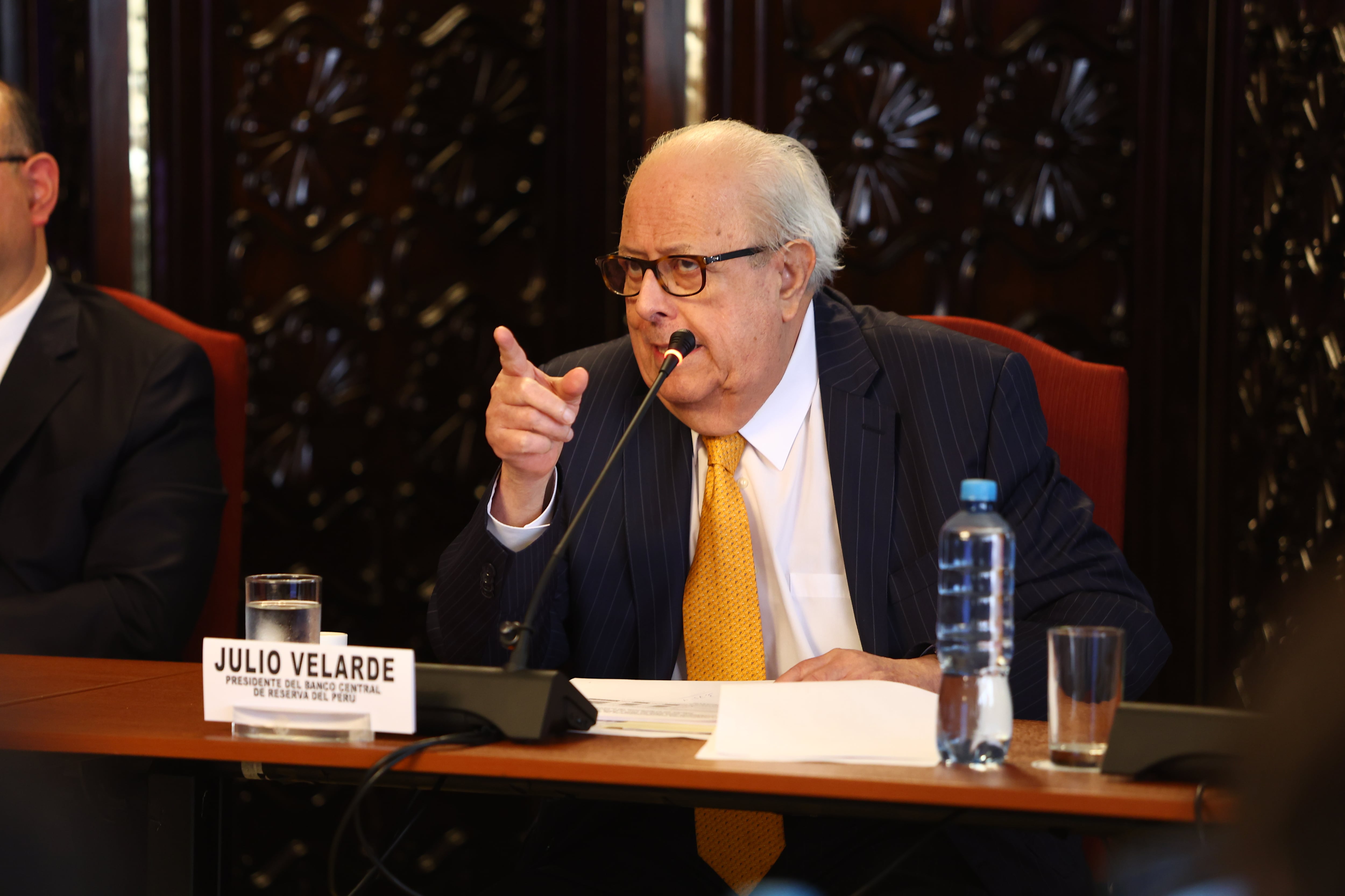 Velarde: anunciar simplificación de trámites, sin ejecutarla, podría afectar inversión