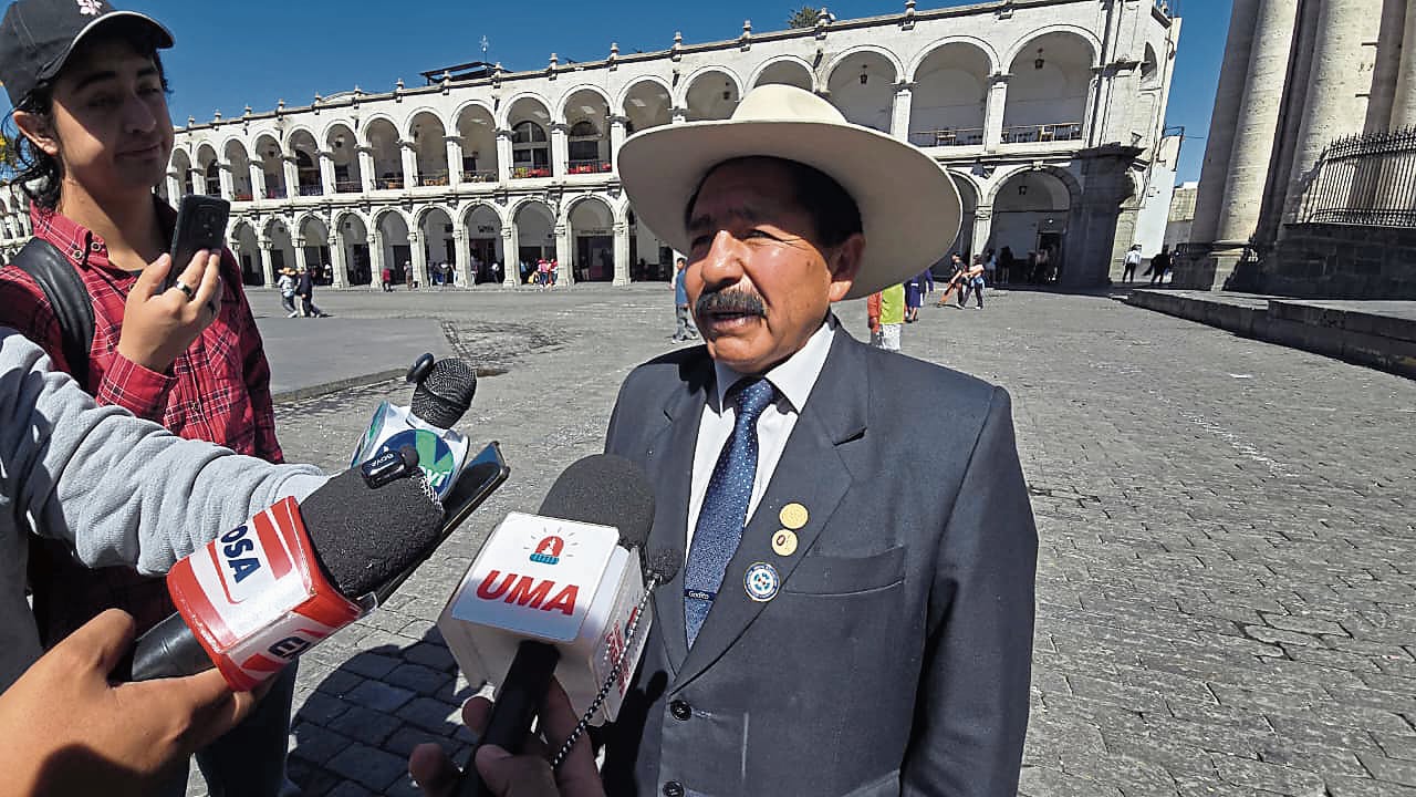 Ciberbullying preocupa a los docentes del colegio Juana Cervantes de Bolognesi en Arequipa
