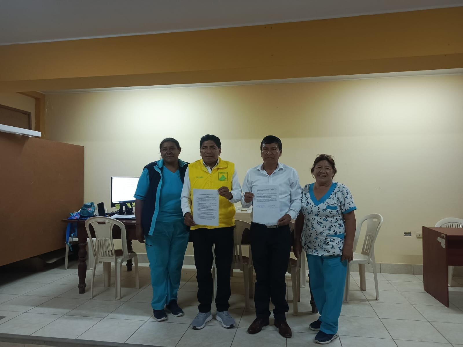 Pisco: exponen falencias del centro de salud de San Clemente a candidatos municipales